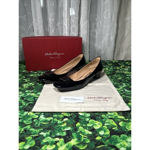 Salvatore Ferragamo Black Patent Leather Chunky Kitten Heels Pumps size 10 AA - Picture 1 of 16